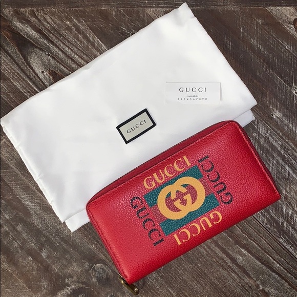 Gucci Red logo Zip-Around Wallet *One small flaw* - Picture 2 of 8